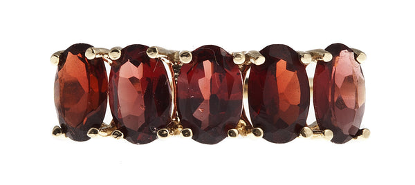 10KT Gold Ring set with 6x4 mm Genuine Garnet