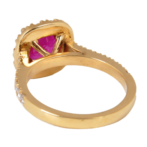 18KT Yellow gold Ladies Ring with Round Cut Ruby & Round Cut Diamonds