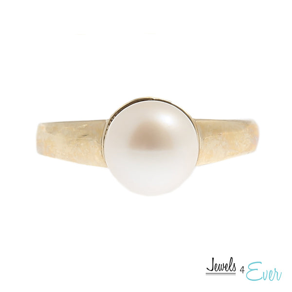10KT Gold Ring set with Cultured Pearl and Diamond
