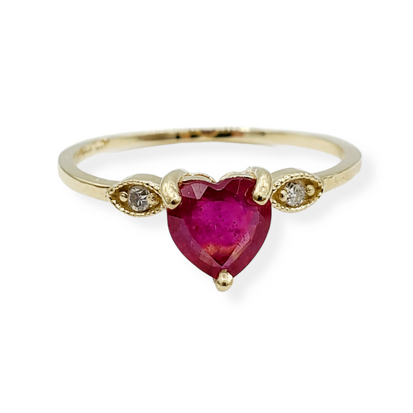 10kt Yellow Gold Heart-shaped Gemstone with diamond